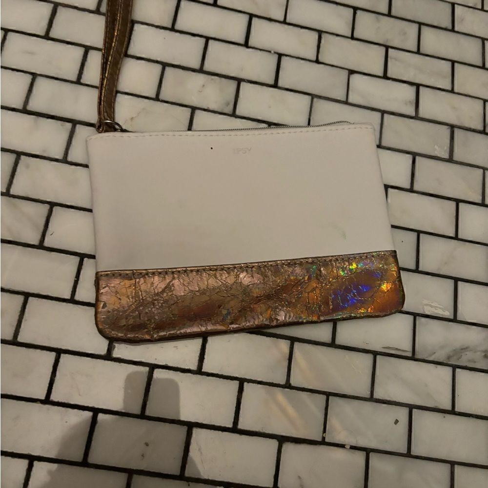Ipsy glam bag with 5 mystery products!